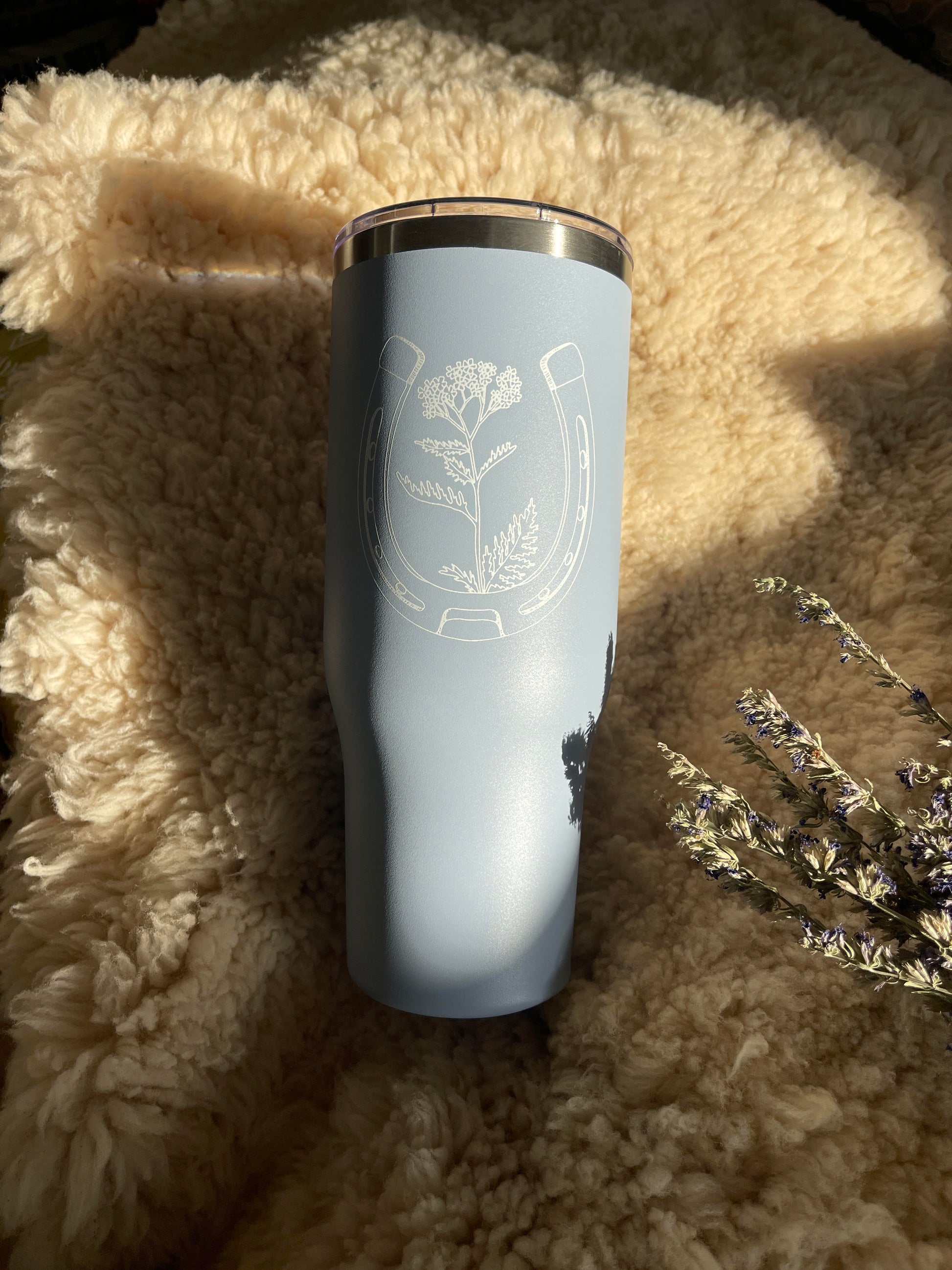 Horseshoe & Yarrow Drink Tumbler